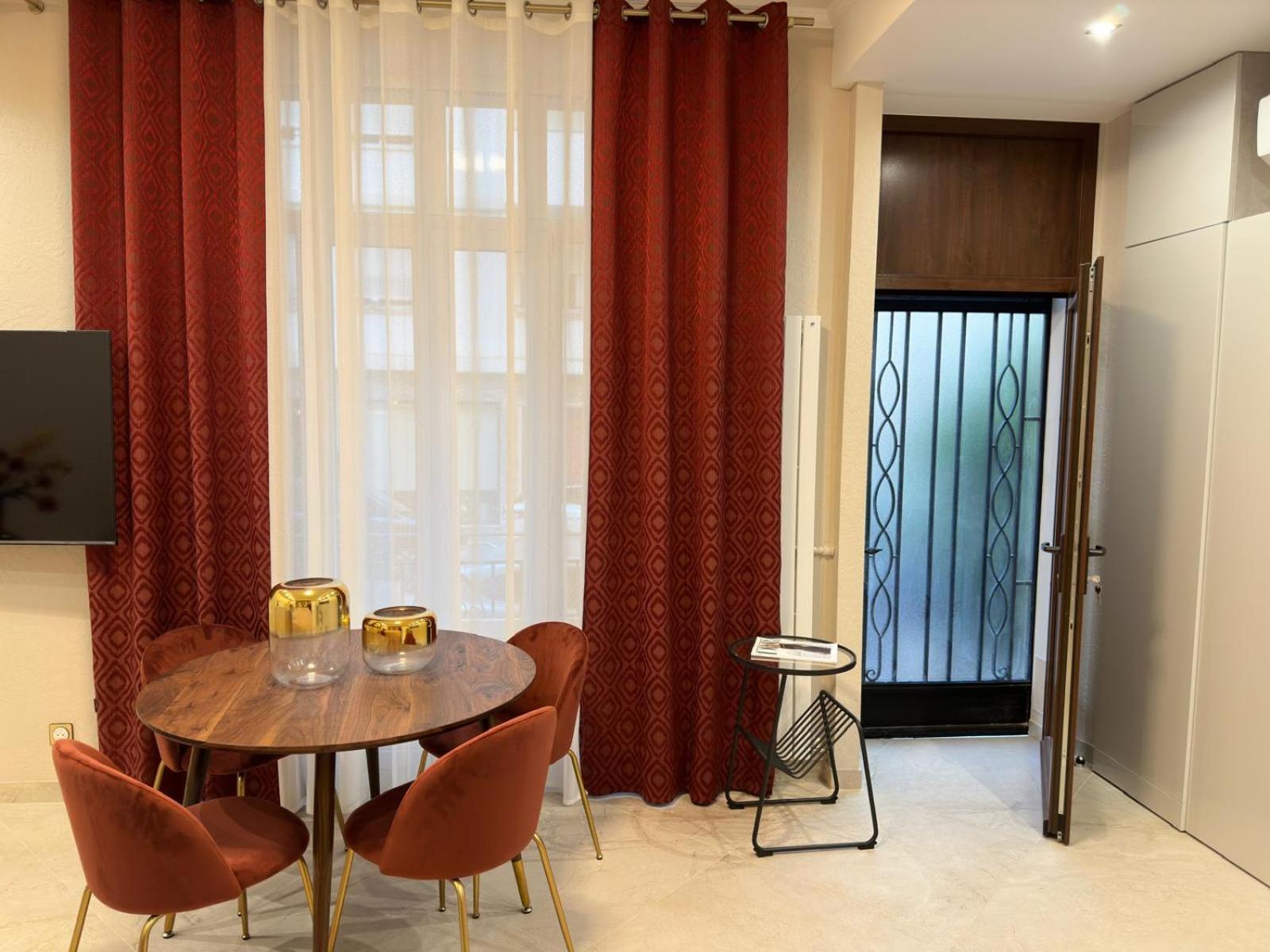 Extraordinaire Grand Studio Au Centre 6 Minutes A Pied De La Plage Et L'Hotel Negresco Nice Exterior photo