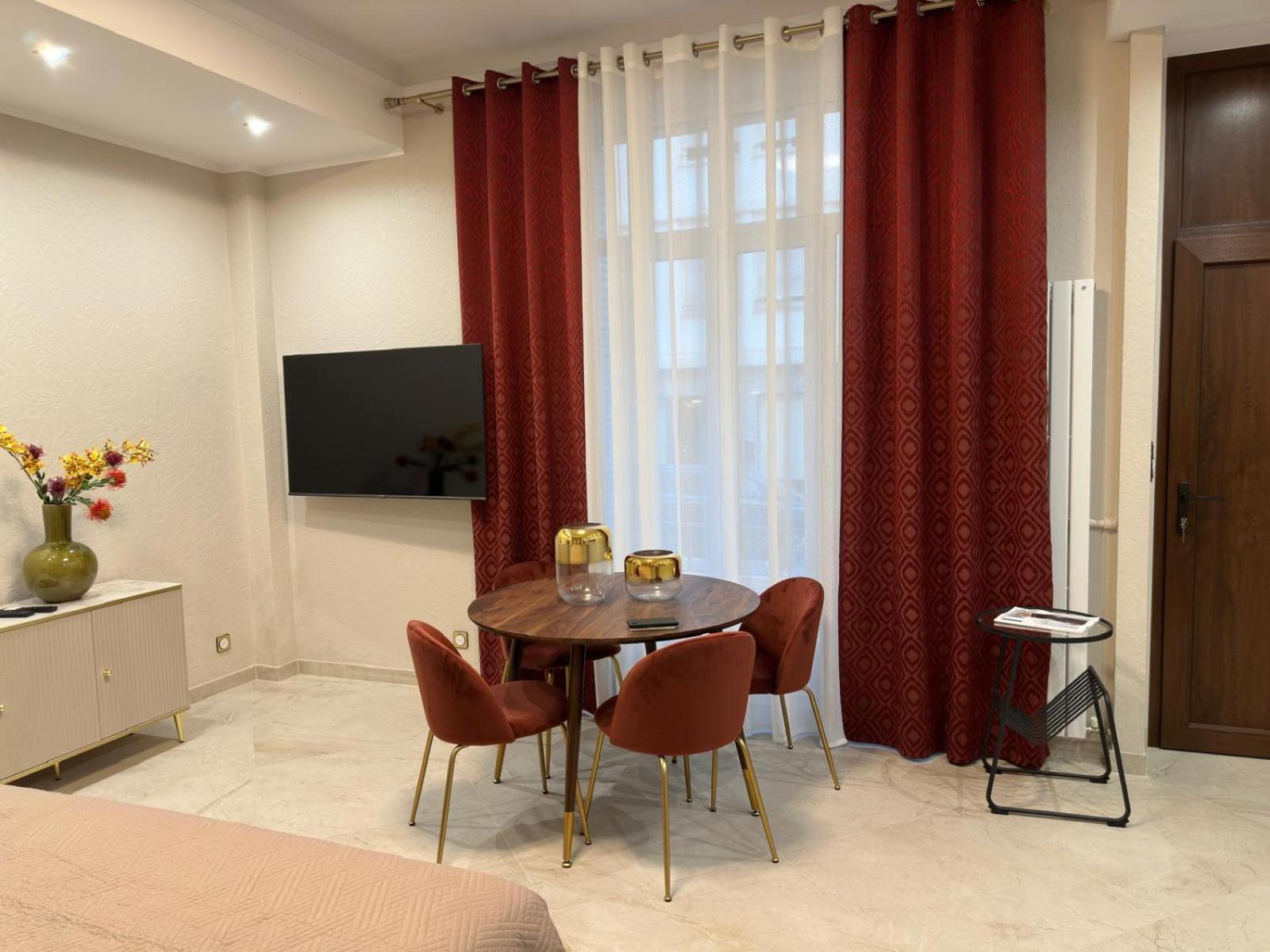 Extraordinaire Grand Studio Au Centre 6 Minutes A Pied De La Plage Et L'Hotel Negresco Nice Exterior photo