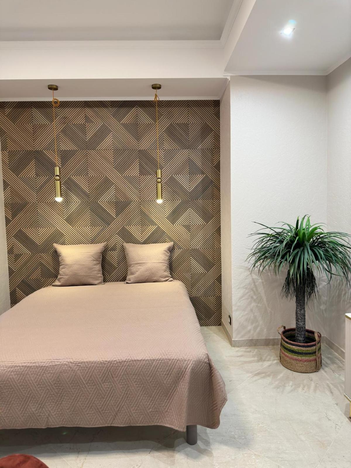 Extraordinaire Grand Studio Au Centre 6 Minutes A Pied De La Plage Et L'Hotel Negresco Nice Exterior photo